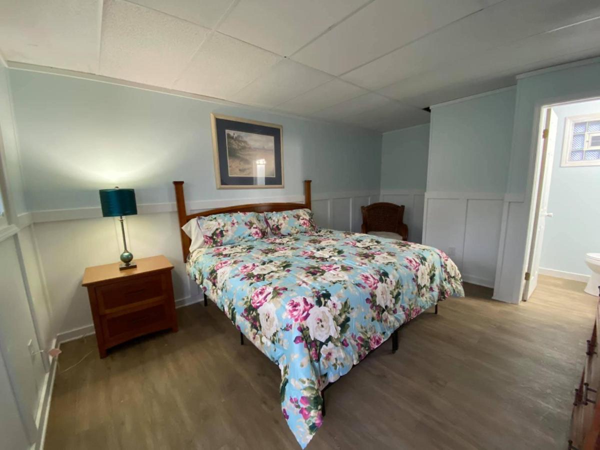 The Palms Motel Geneva-on-the-Lake Bagian luar foto