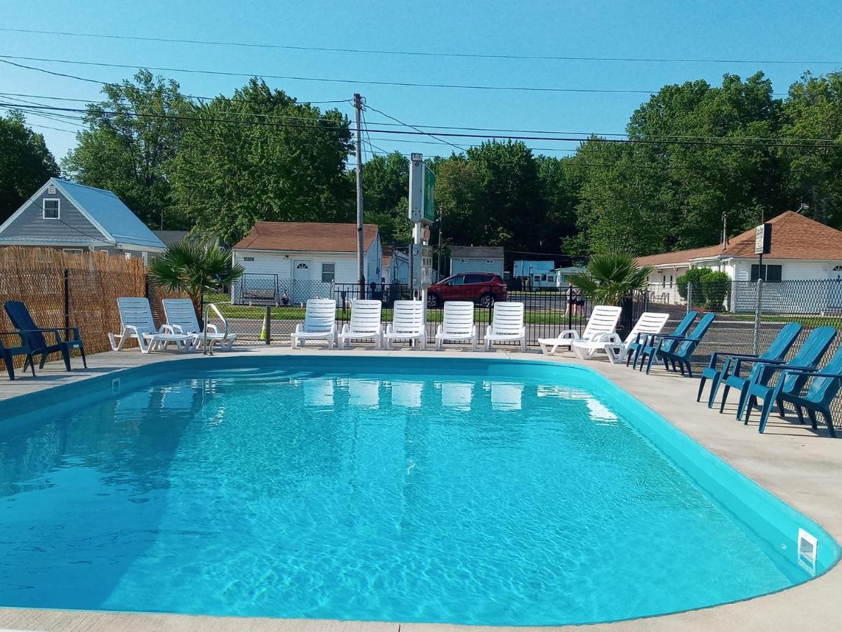 The Palms Motel Geneva-on-the-Lake Bagian luar foto